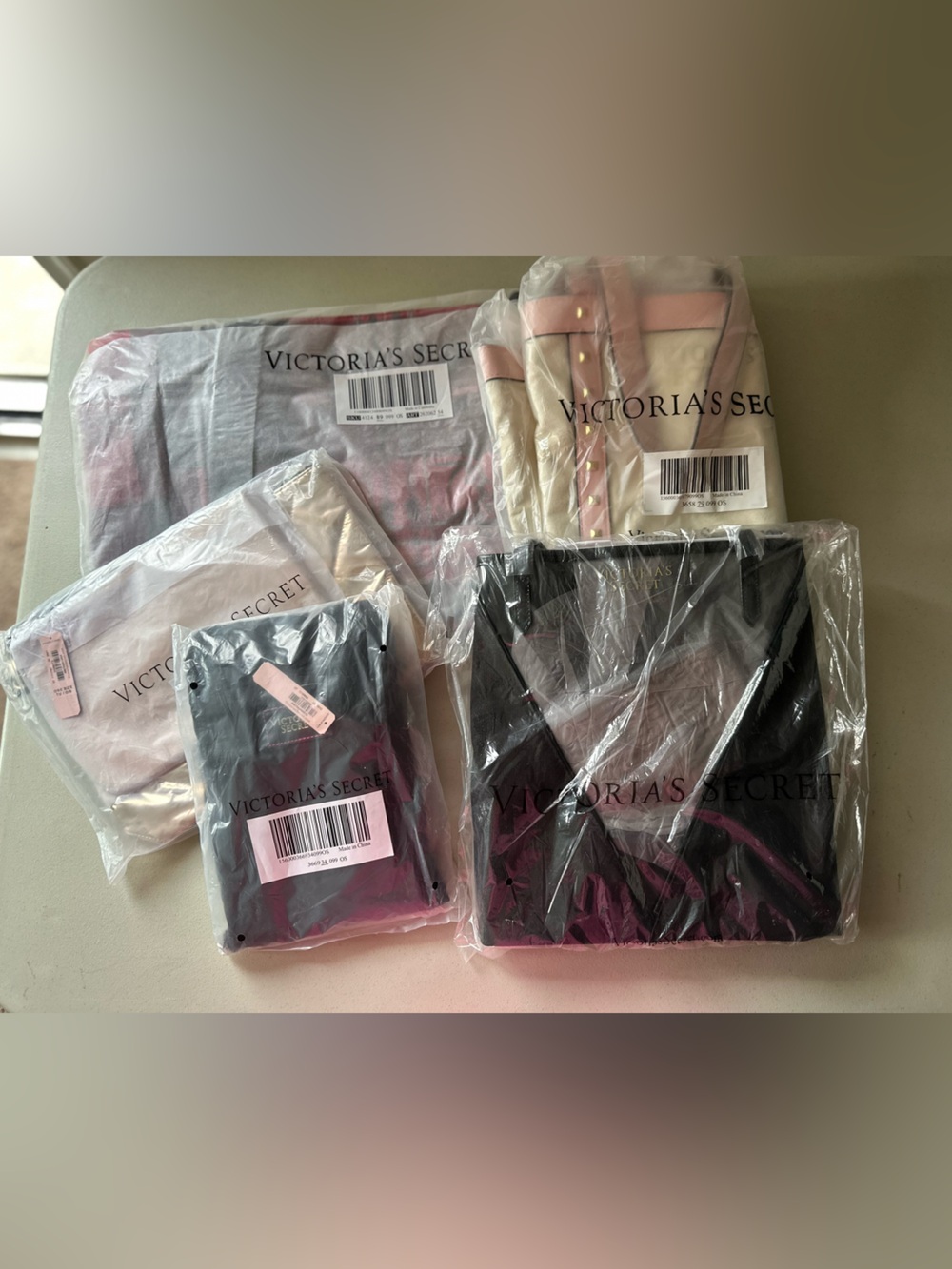 VS Tote BUNDLE NWT Victorias Secret Totes Bags